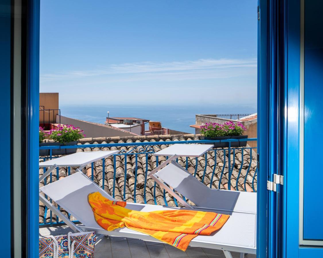 Casa Blandano B&B Кастелмола Екстериор снимка