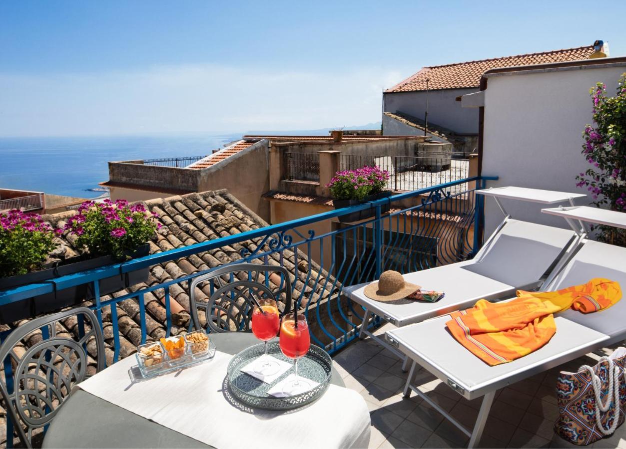Casa Blandano B&B Кастелмола Екстериор снимка